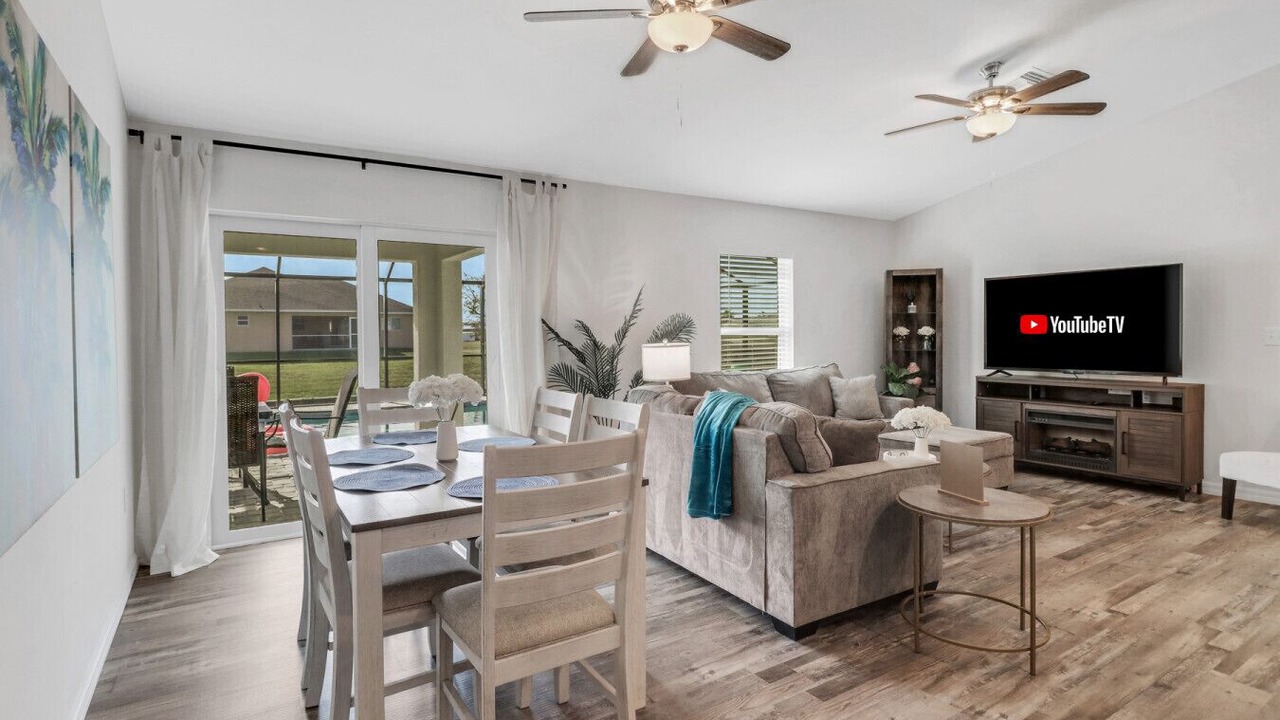 Photo of Livingroom in Diplomat