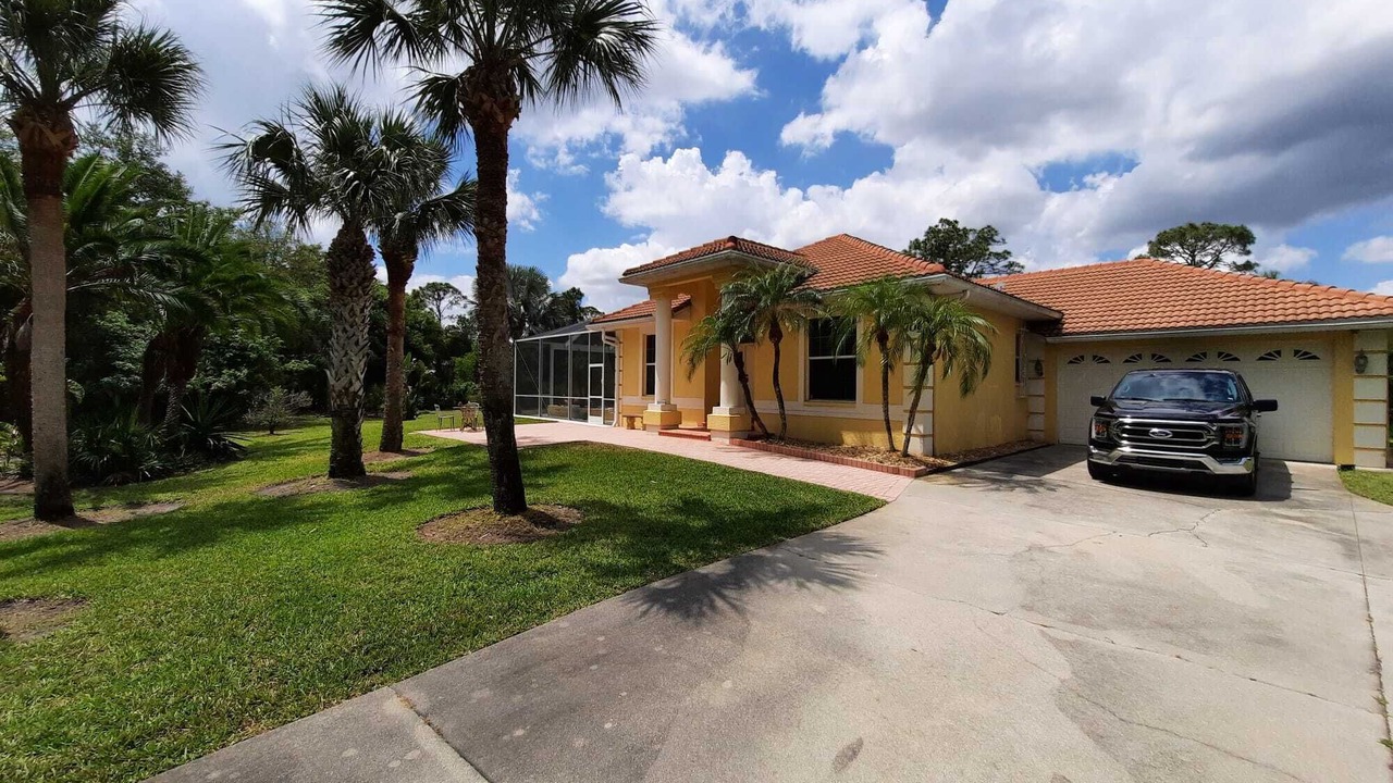 Photo of Outdoor in Lehigh Acres