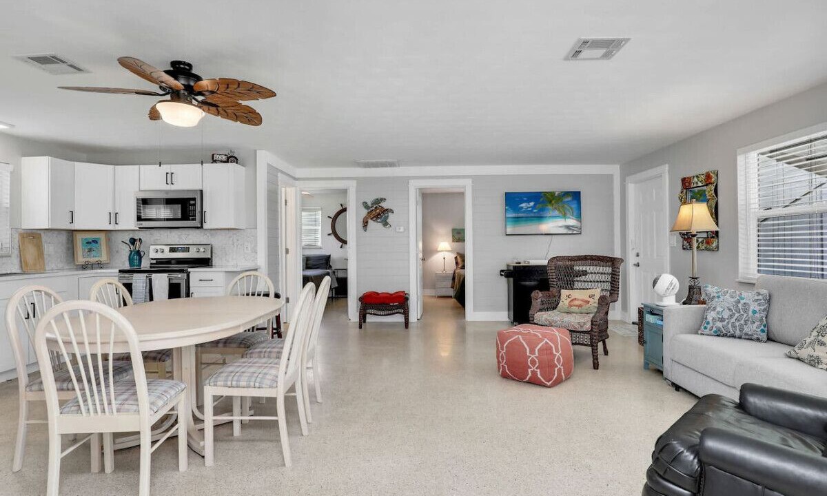 Photo of Bedroom in Saint James City