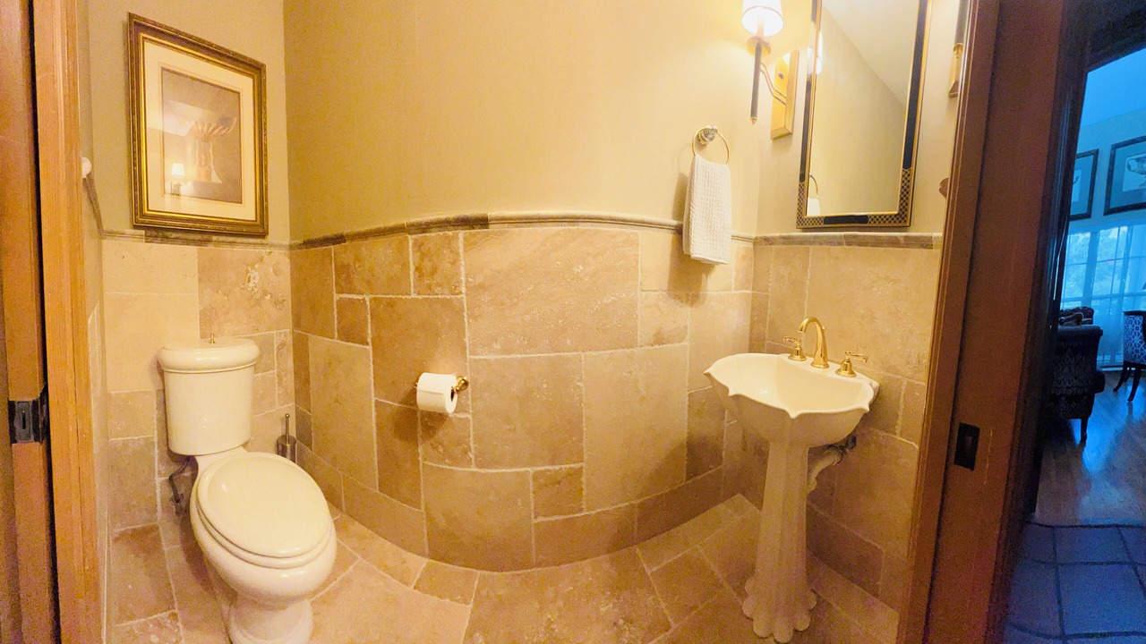 Photo of Bathroom in Biggar