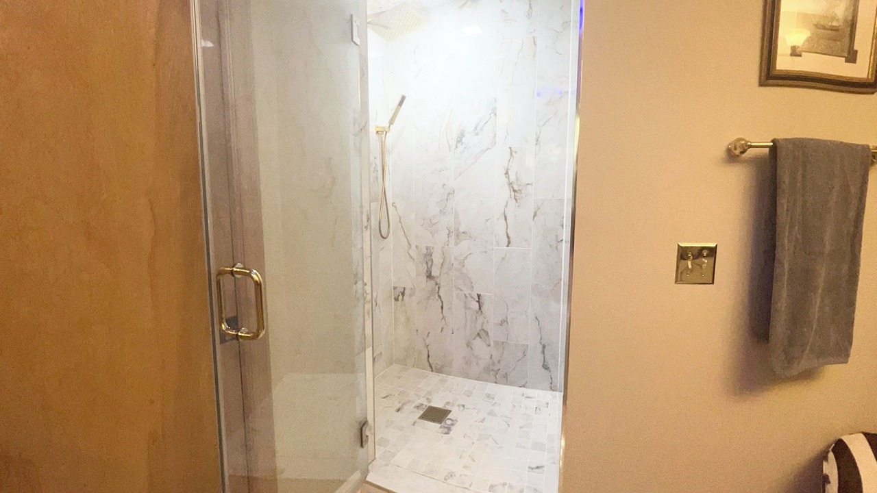 Photo of Bathroom in Biggar