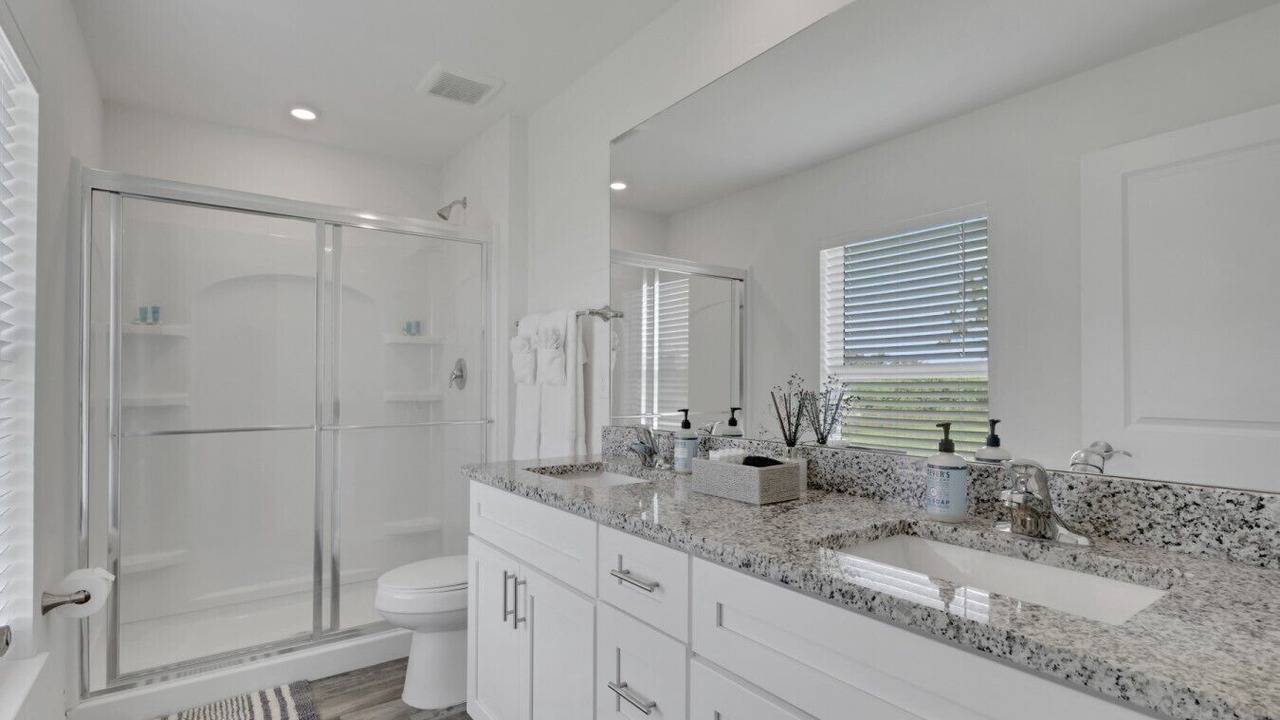 Photo of Bathroom in Diplomat