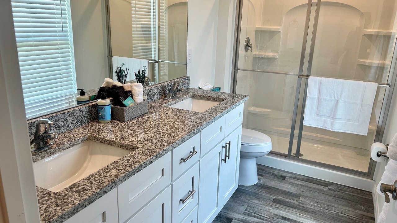 Photo of Bathroom in Diplomat