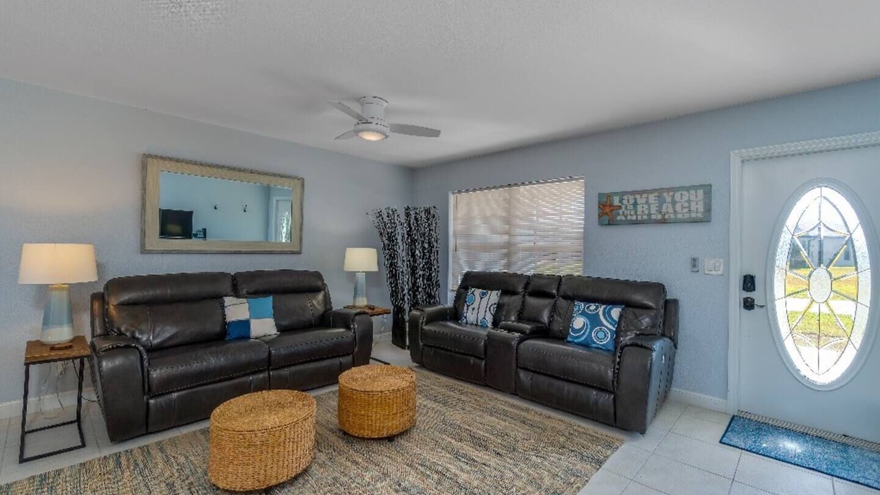 Photo of Livingroom in South Gulf Cove