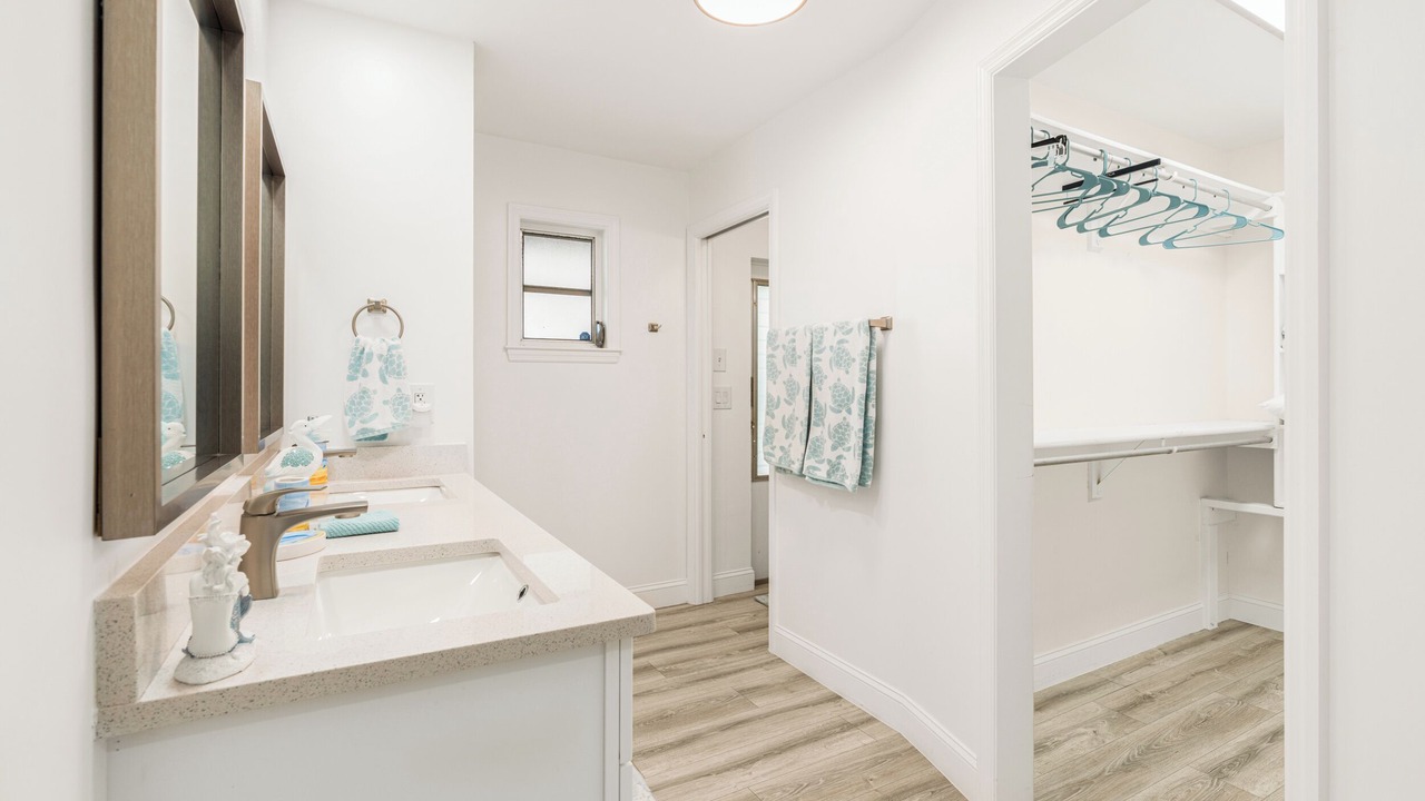 Photo of Bathroom in Caloosahatchee