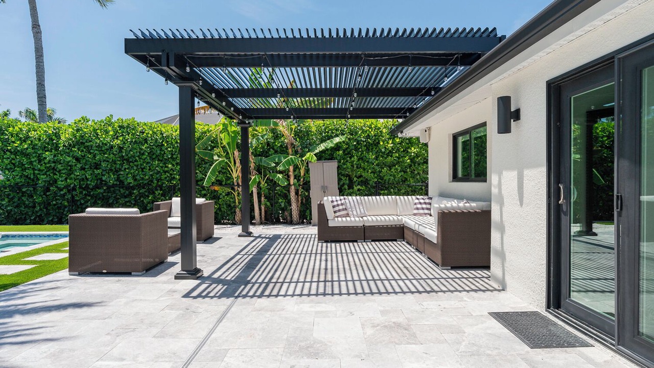 Photo of Patio Balcony in Royal Harbor