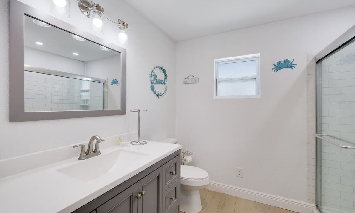 Photo of Bathroom in Mid Island