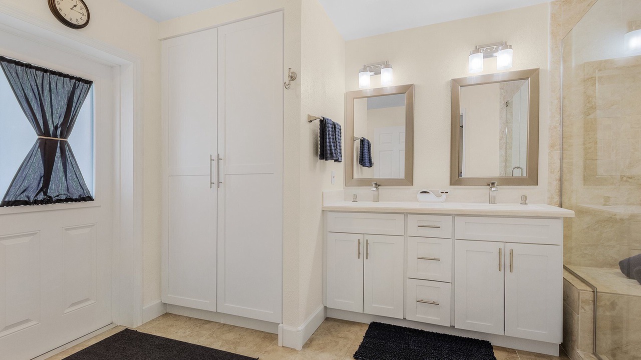 Photo of Bathroom in Diplomat