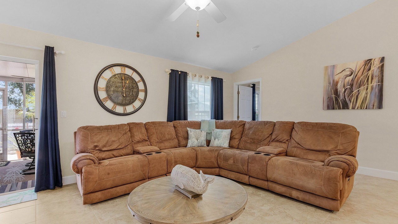 Photo of Livingroom in Diplomat