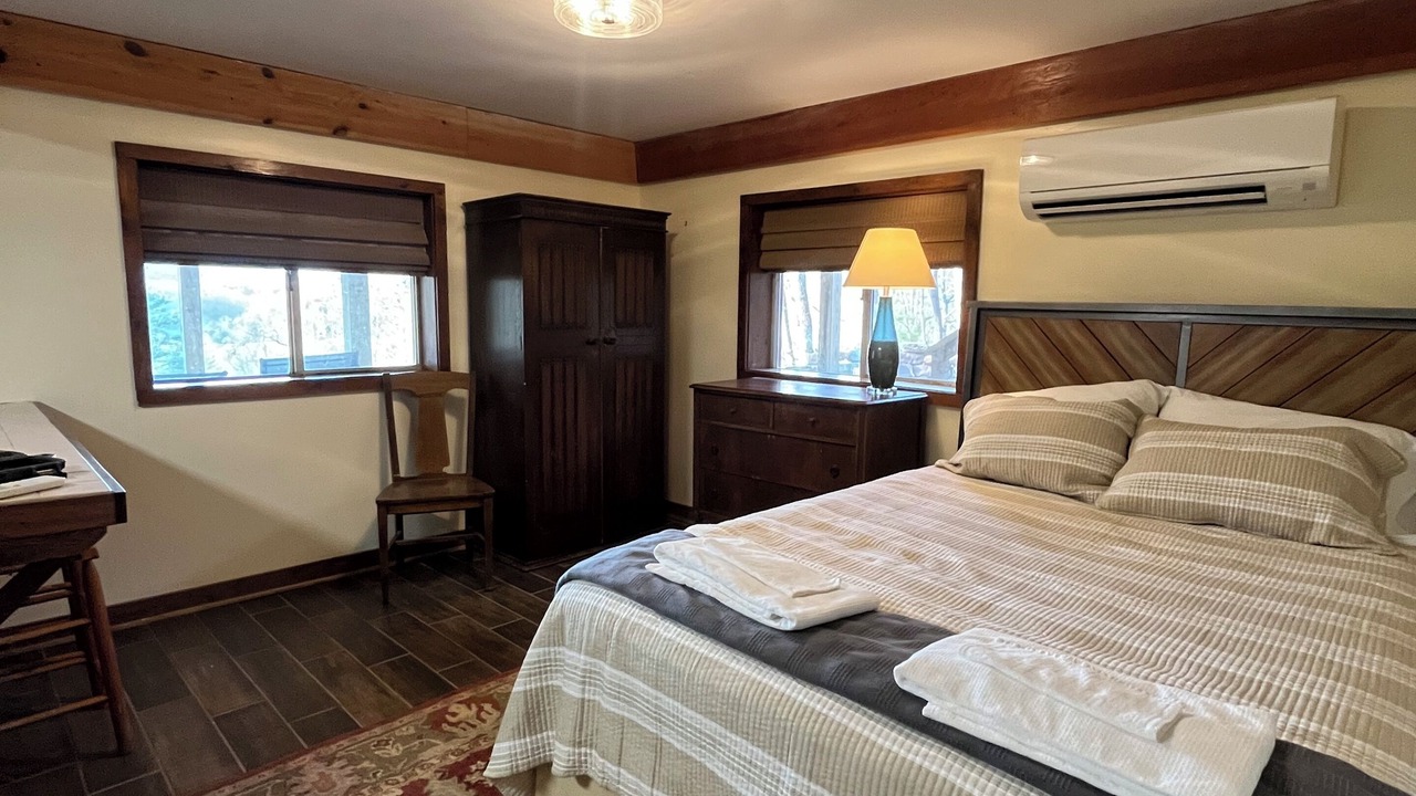 Photo of Bedroom in Bryson City