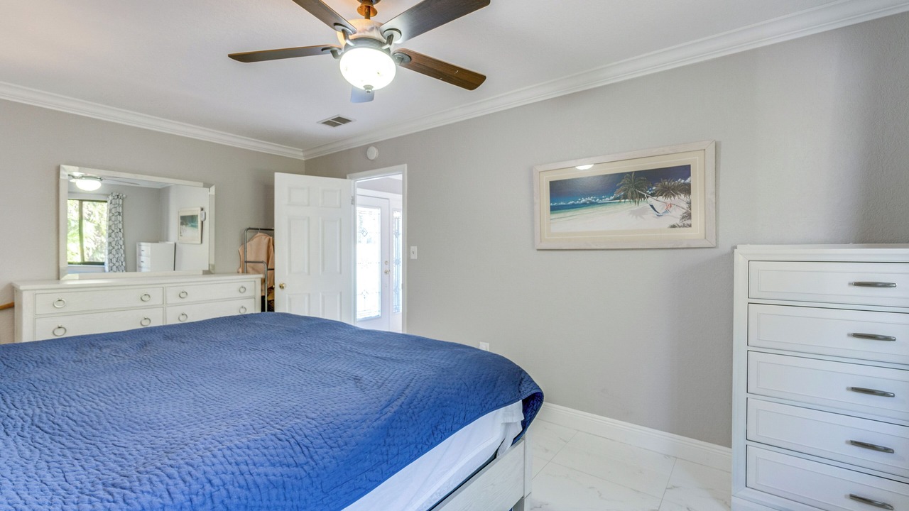 Photo of Bedroom in Edgewater