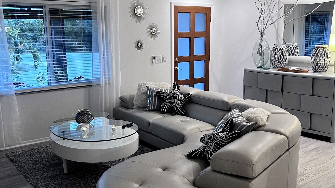 Photo of Livingroom in Englewood