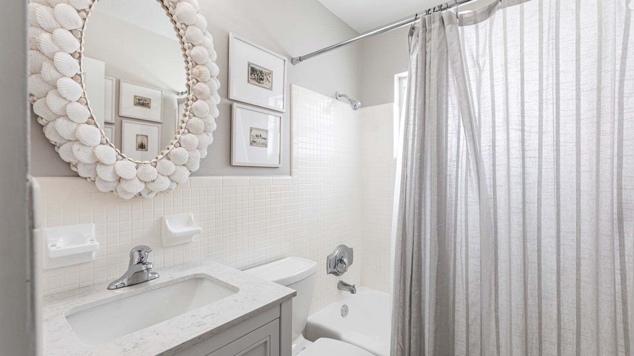 Photo of Bathroom in Aloha Kai