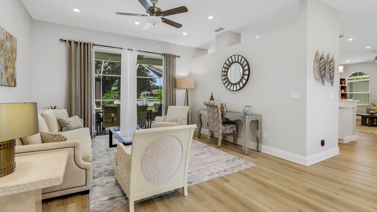 Photo of Livingroom in Central Naples