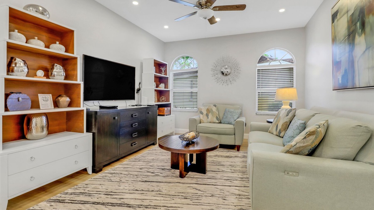 Photo of Livingroom in Central Naples