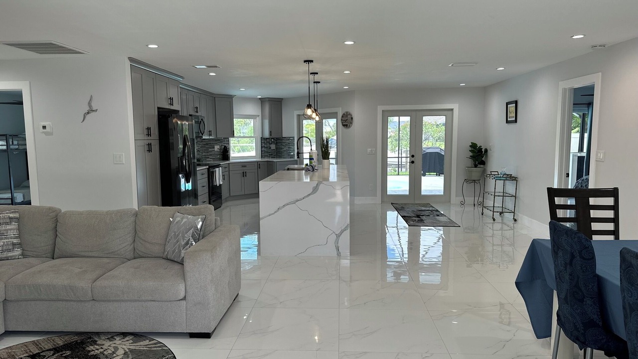 Photo of Livingroom in Fort Myers Shores