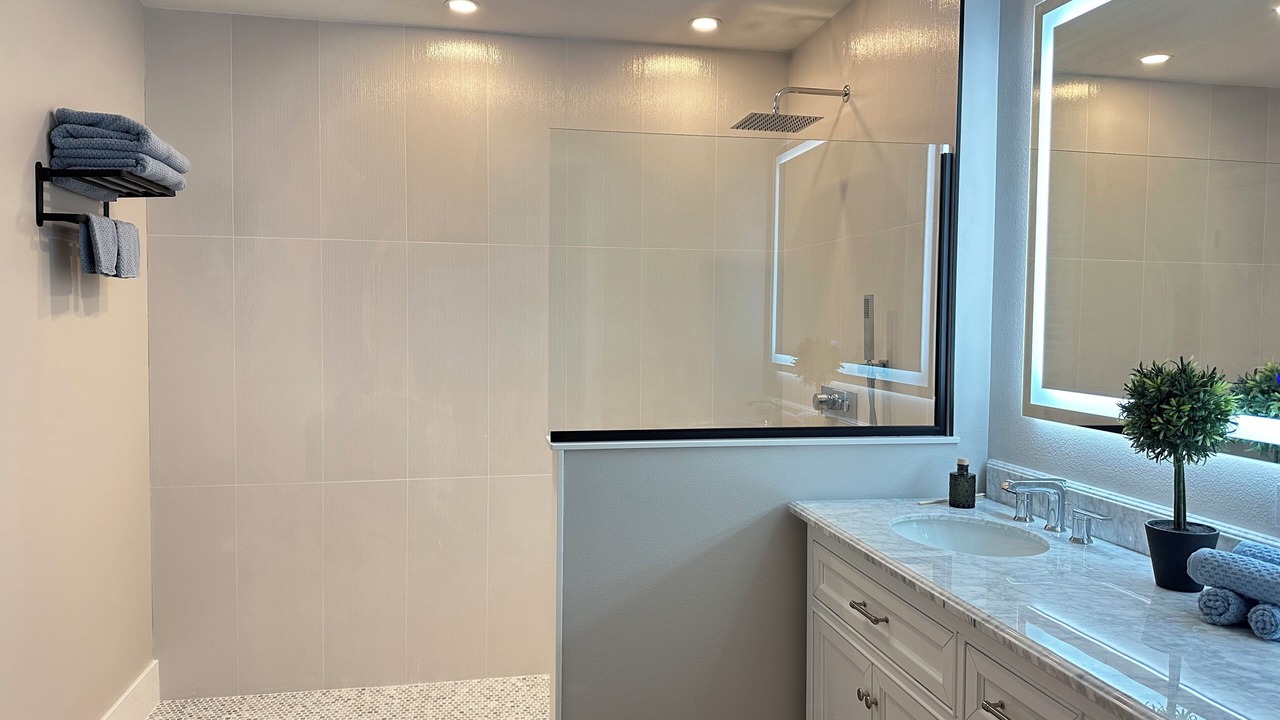 Photo of Bathroom in Venice Gardens