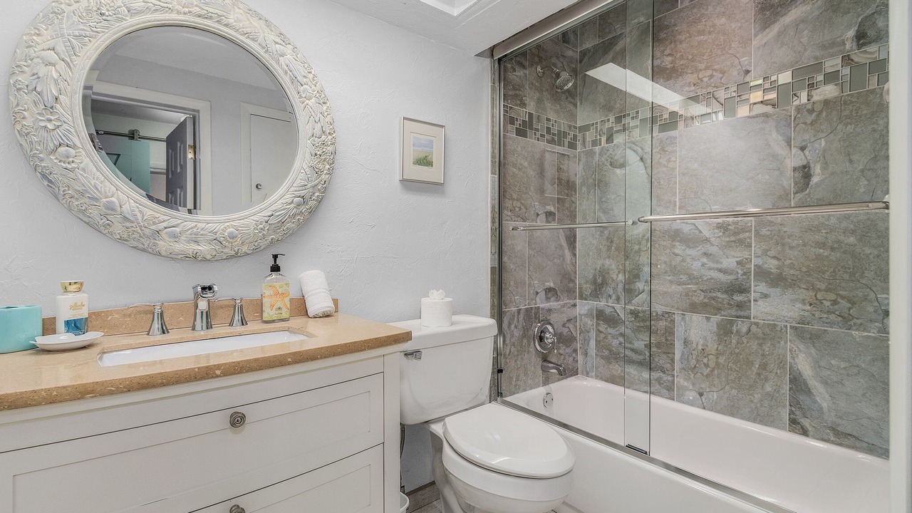 Photo of Bathroom in Lake Park