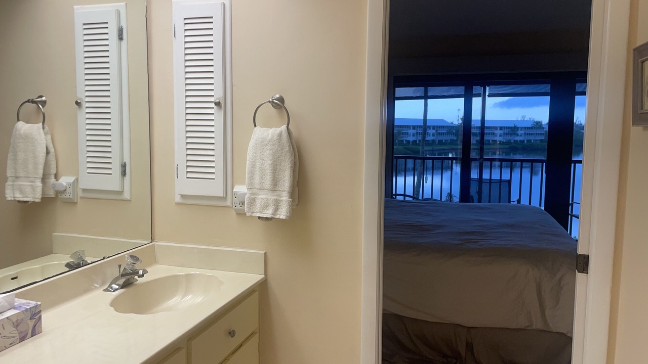 Photo of Bedroom in Bokeelia