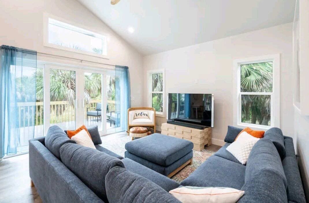 Photo of Livingroom in Palm Island