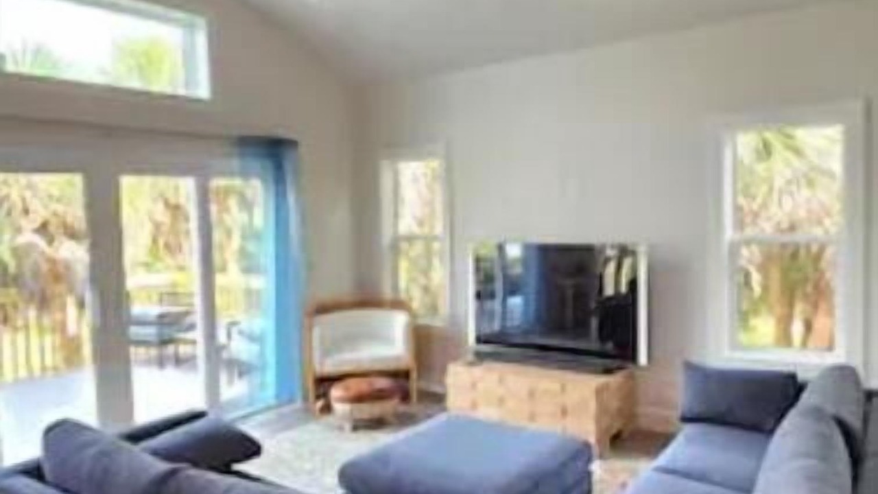 Photo of Livingroom in Palm Island