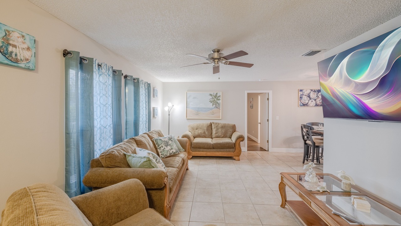 Photo of Livingroom in Lochmoor Waterway Estates