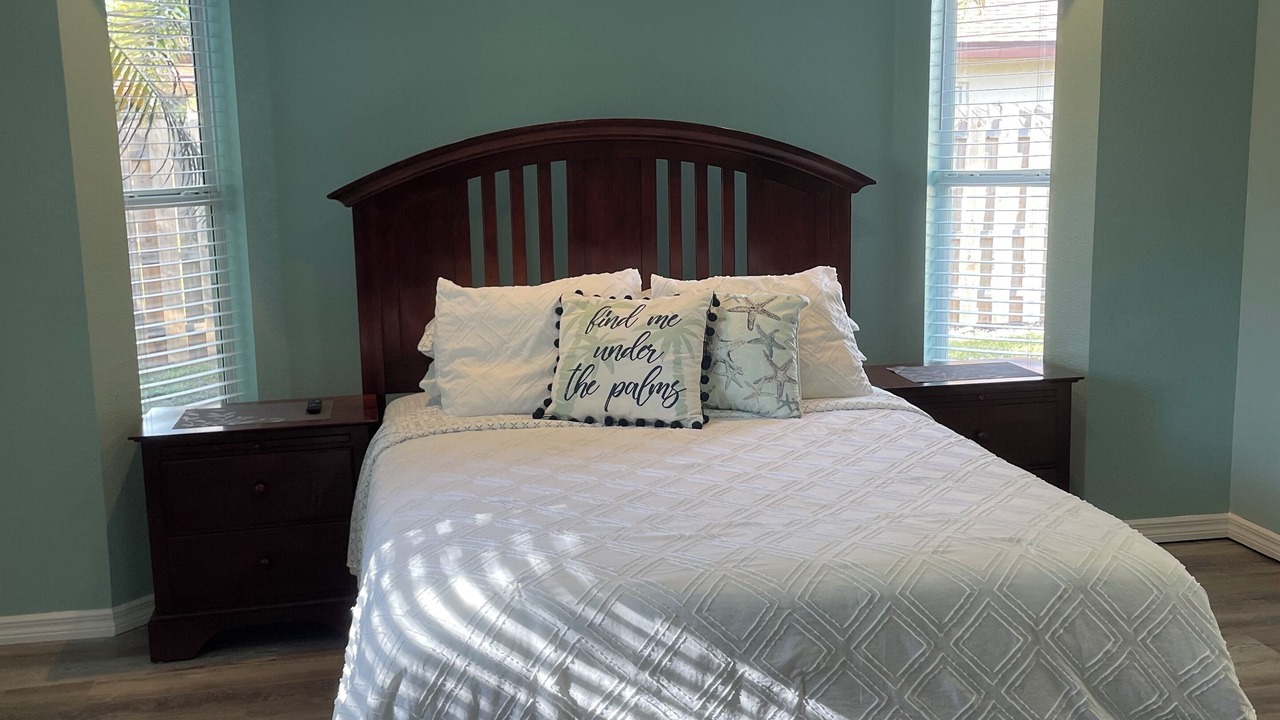 Photo of Bedroom in Englewood East