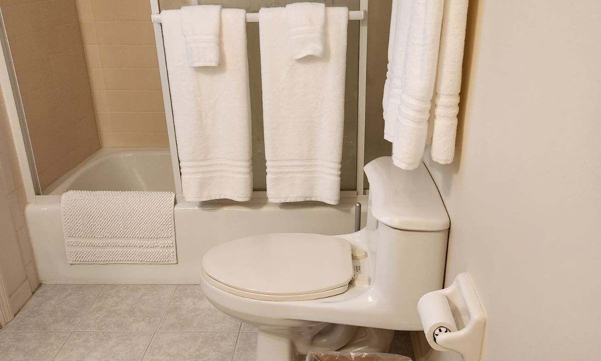 Photo of Bathroom in Gulf Cove