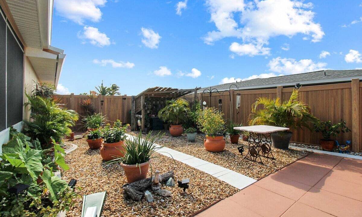 Photo of Patio Balcony in Edgewater