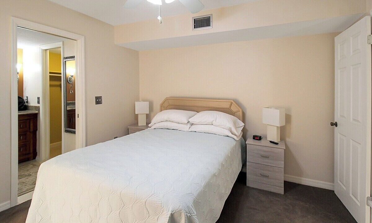 Photo of Bedroom in Edgewater
