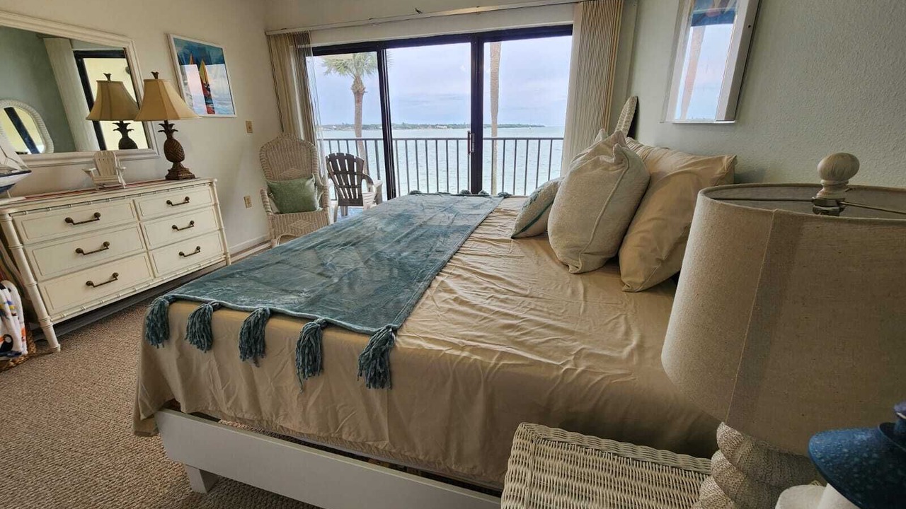 Photo of Bedroom in Pinellas Point