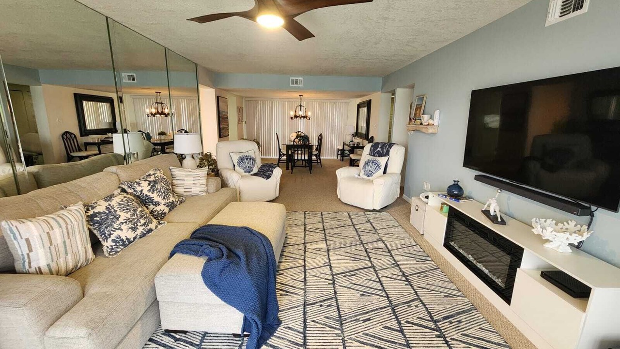 Photo of Livingroom in Pinellas Point