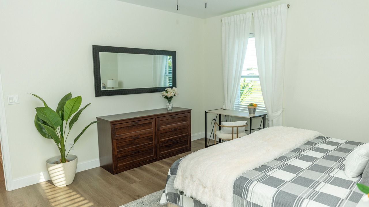 Photo of Bedroom in Englewood East