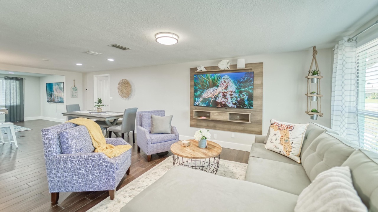 Photo of Livingroom in Apollo Beach