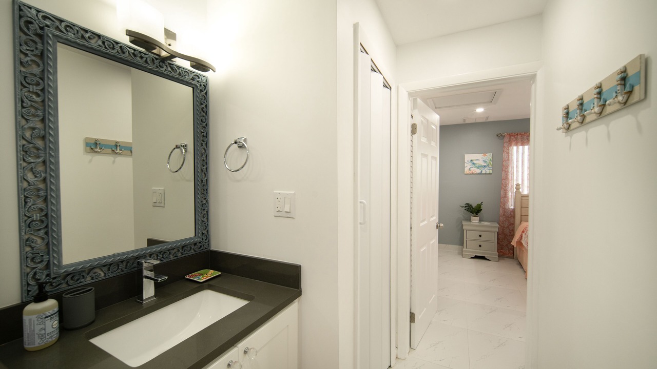 Photo of Bathroom in Caloosahatchee