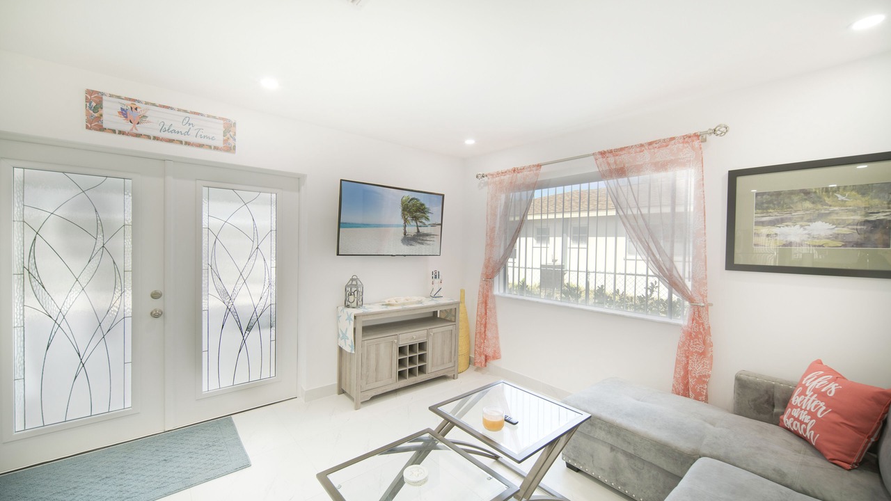 Photo of Livingroom in Caloosahatchee