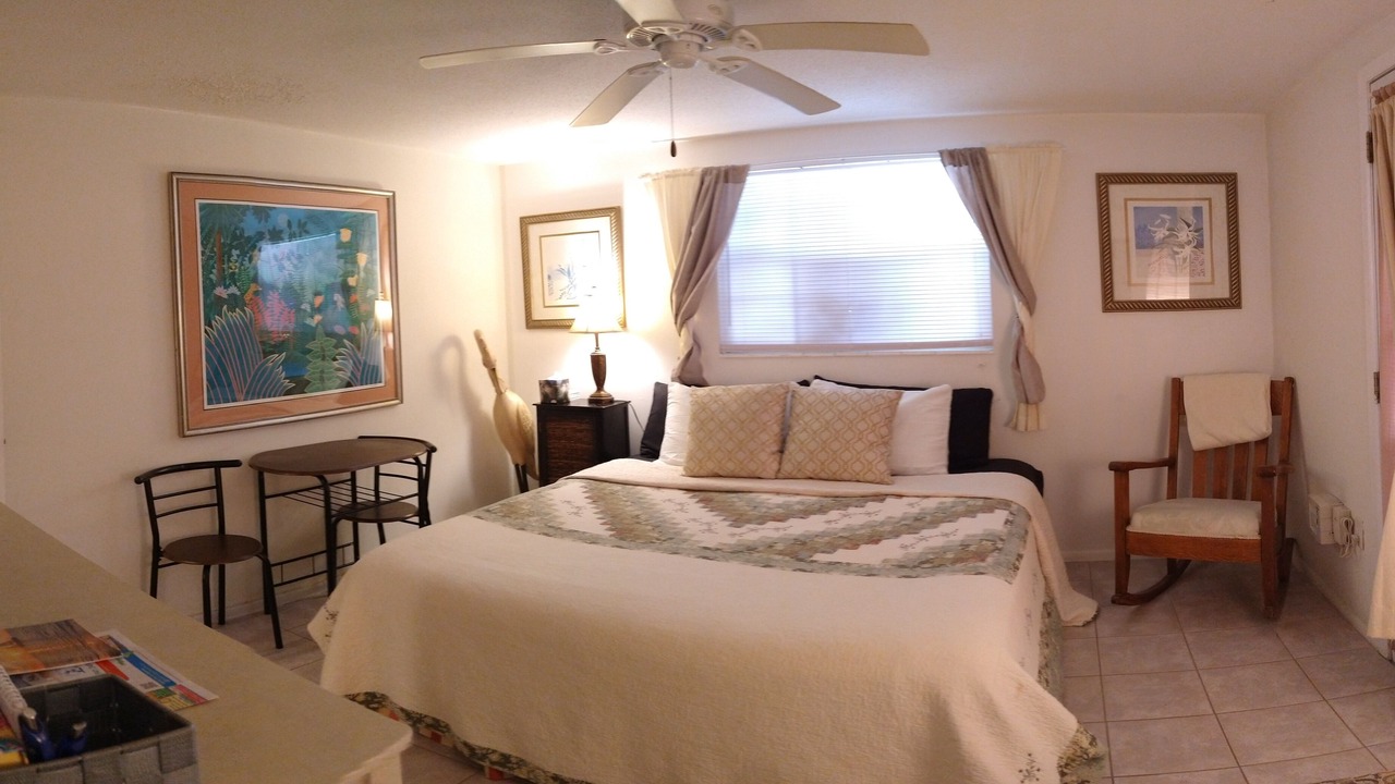 Photo of Bedroom in Gulf Gate Estates