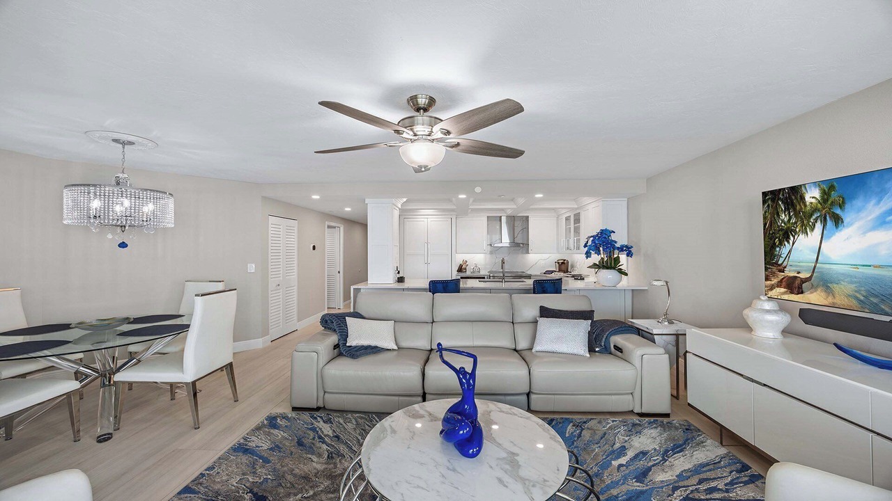 Photo of Livingroom in Park Shore