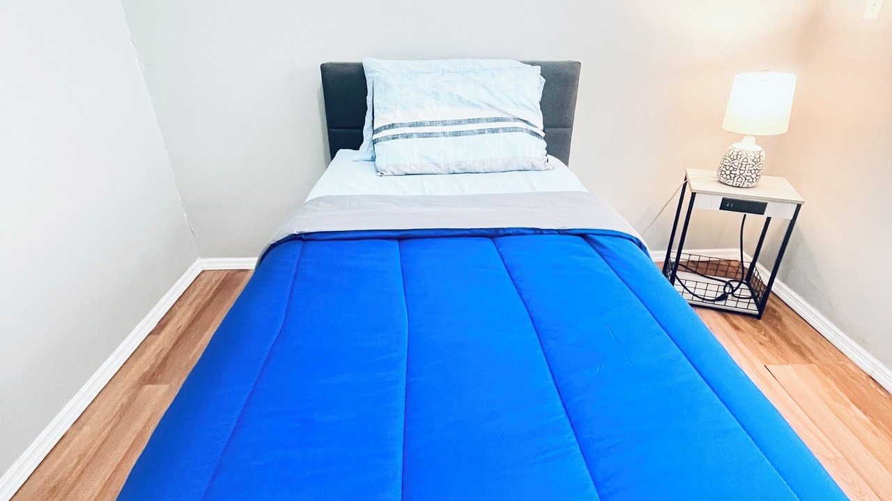 Photo of Bedroom in Englewood East