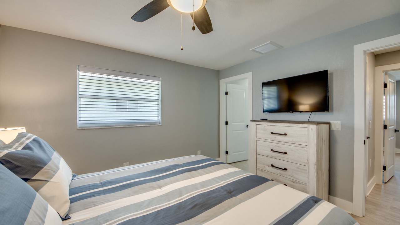 Photo of Bedroom in Yacht Club