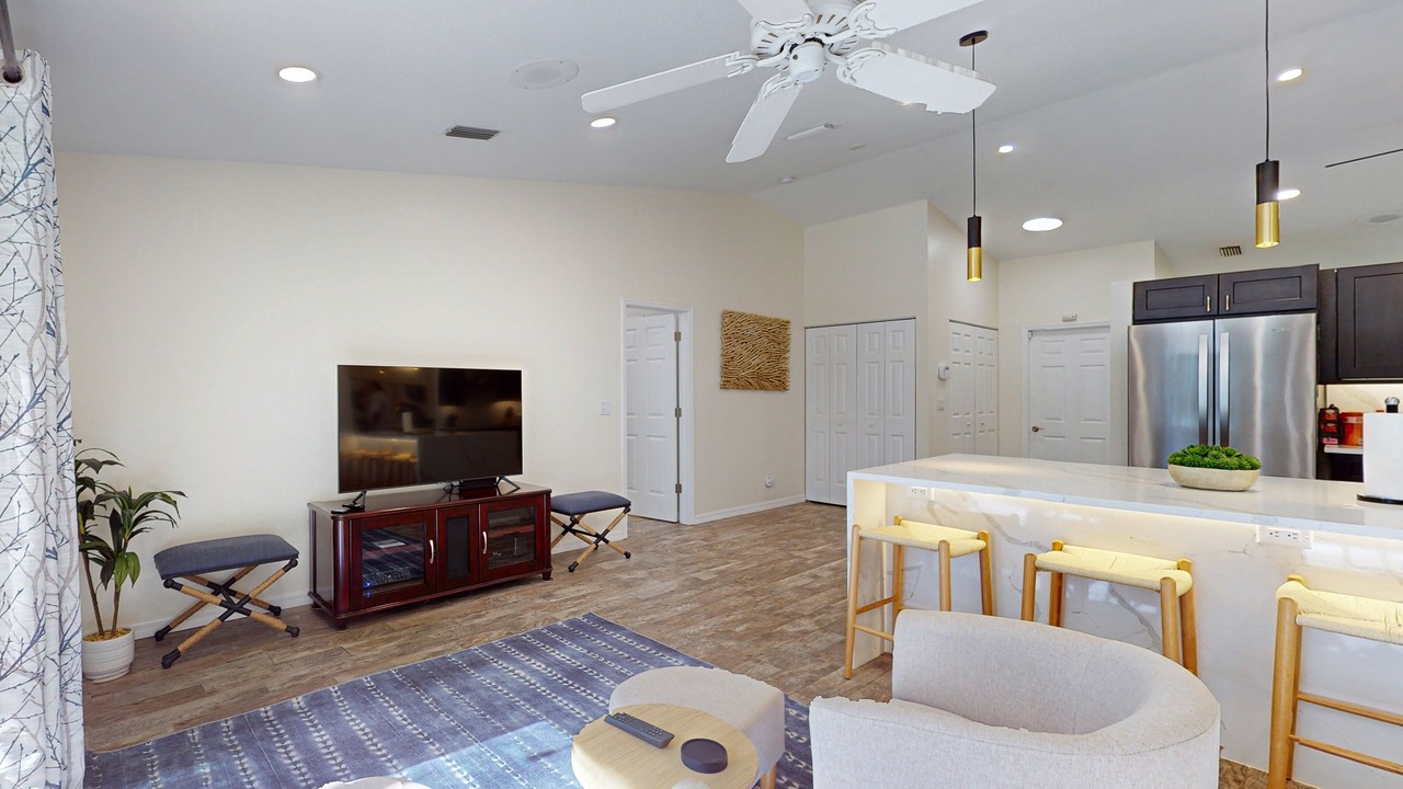 Photo of Livingroom in Willoughby Acres