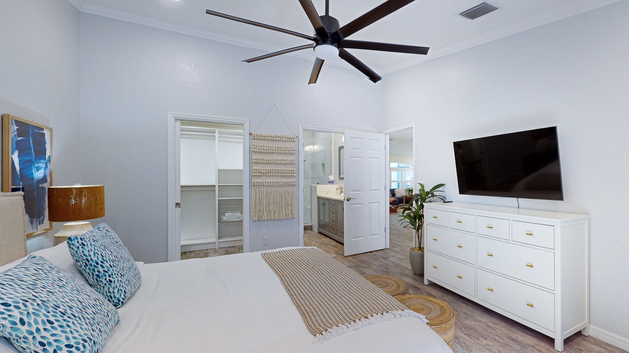 Photo of Bedroom in Willoughby Acres