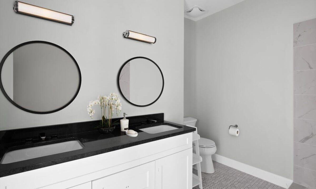 Photo of Bathroom in Chateaux Sur Mer