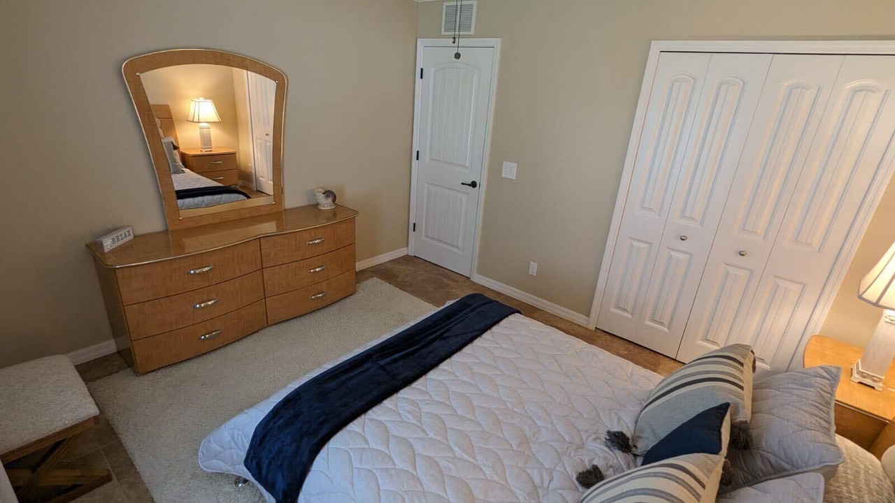 Photo of Bedroom in Englewood East