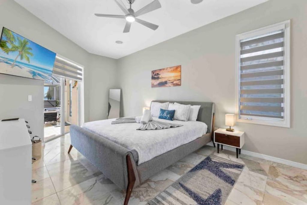 Photo of Bedroom in Yacht Club