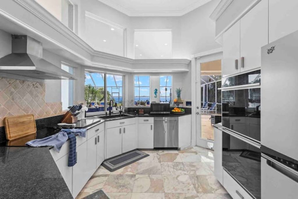 Photo of Kitchen in Yacht Club