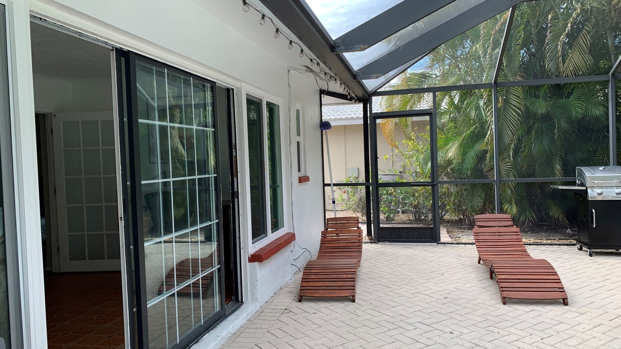 Photo of Patio Balcony in Gulf Gate Woods