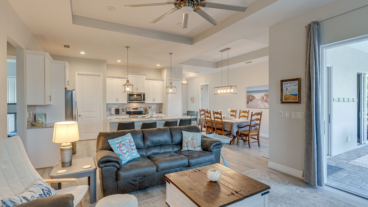 Photo of Livingroom in Englewood East