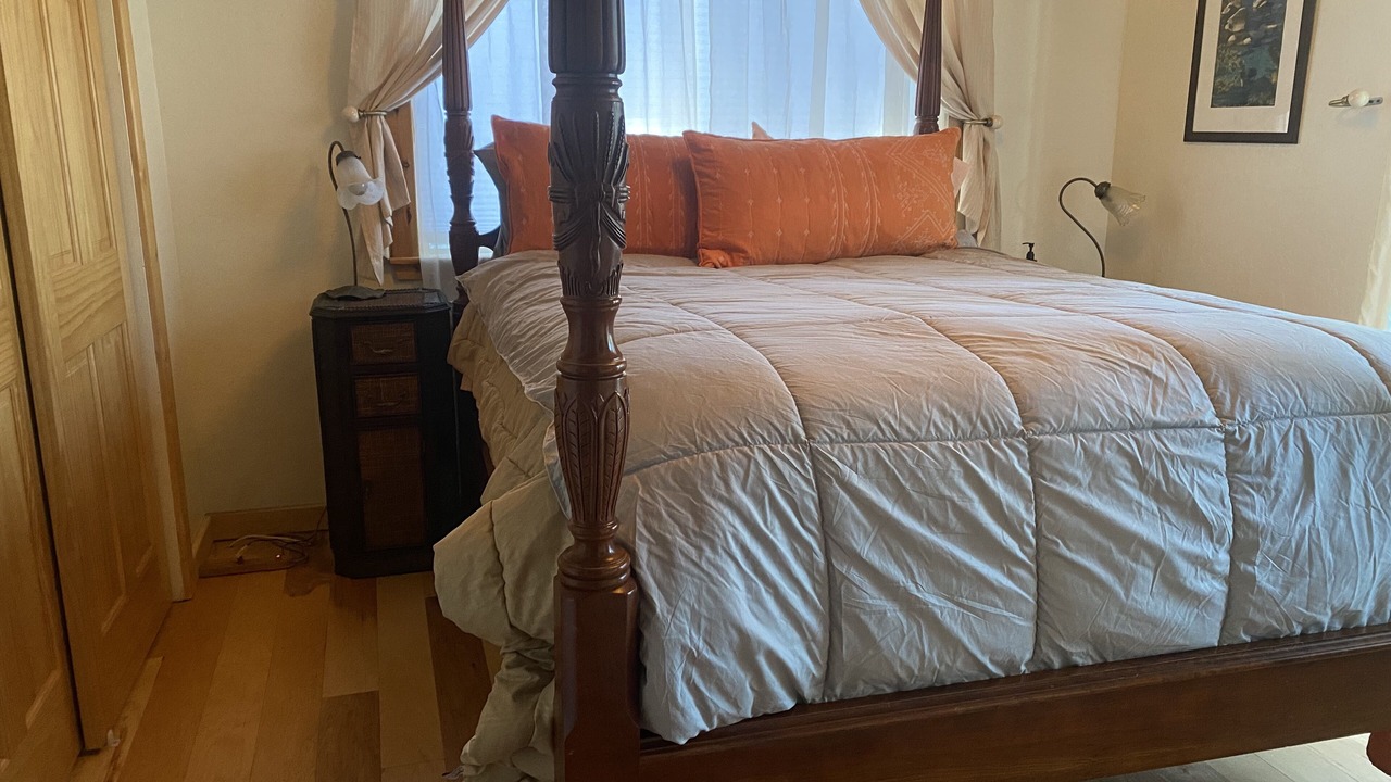 Photo of Bedroom in Country Club Estates