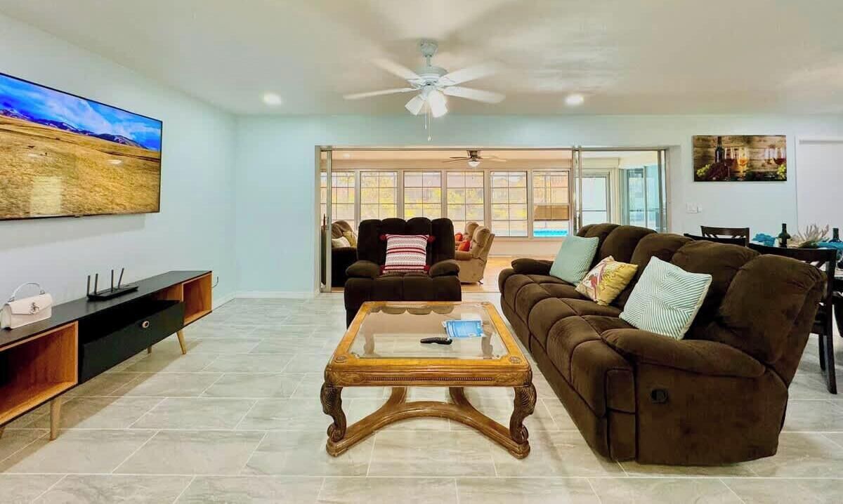 Photo of Livingroom in Eight Lakes